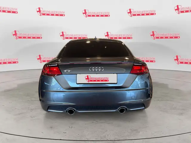 Audi TT view 3