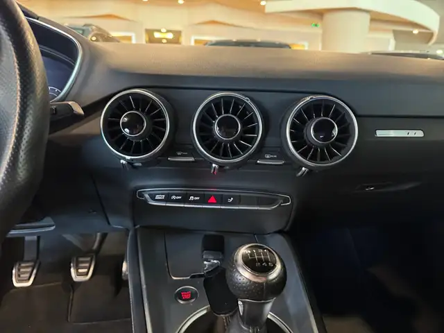 Audi TT view 15