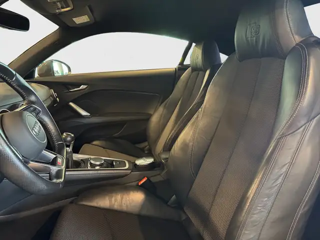 Audi TT view 8