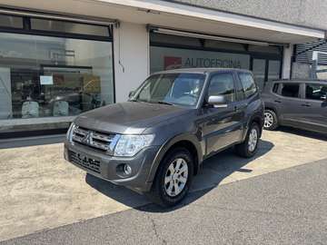 Pajero 3.2 cr Intense 200cv 3p