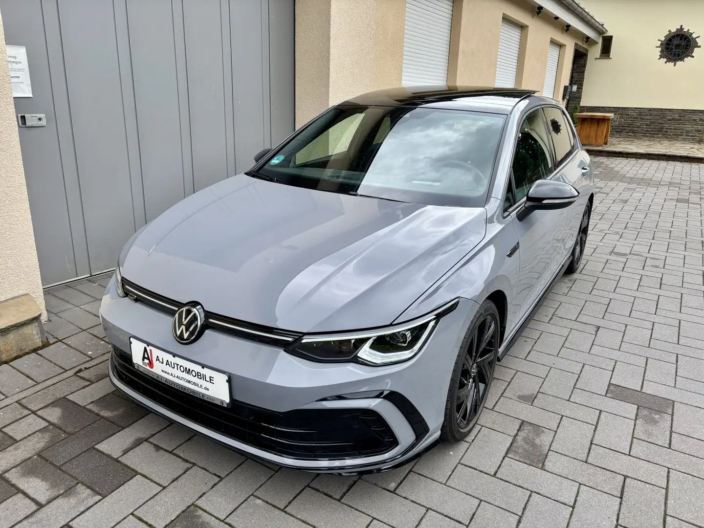 Volkswagen Golf 8 VIII R-Line 1.5 eTSI Panorama/HUD/HarmanK  R-Lin Grijs - 2