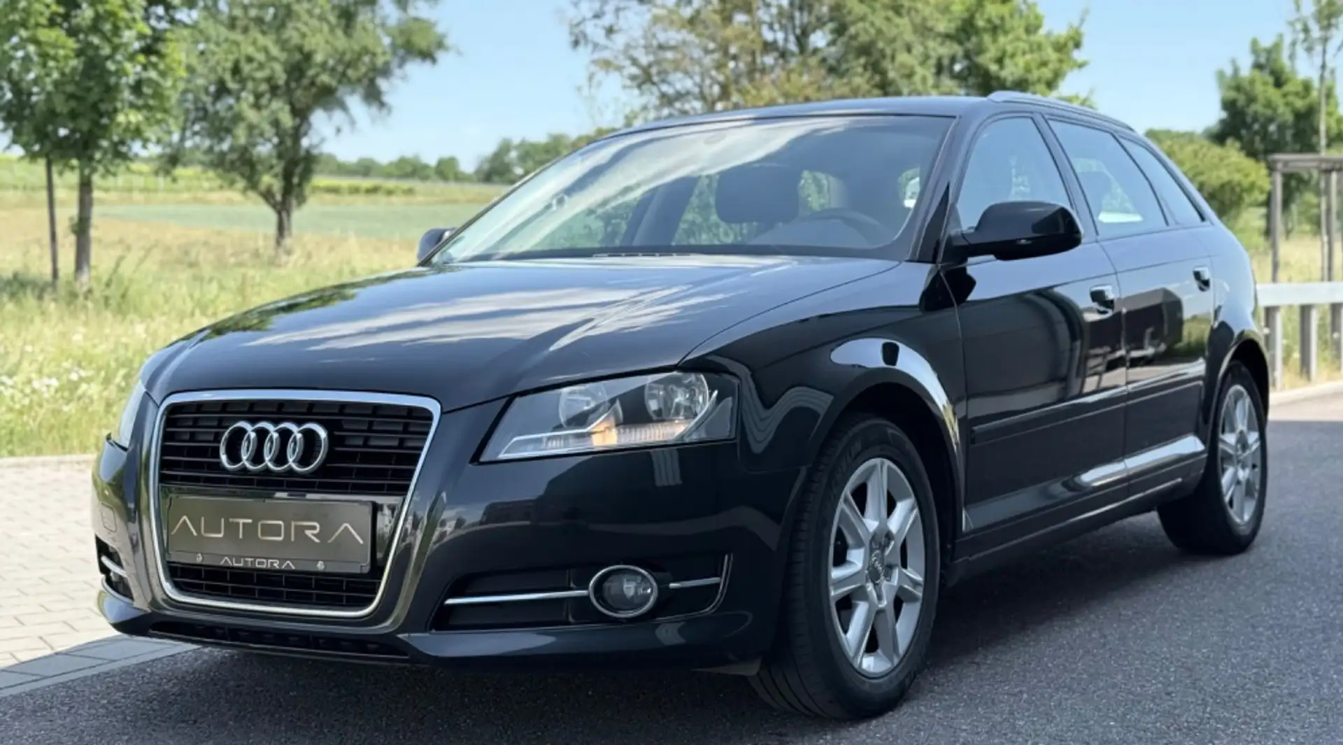 Audi A3 Sportback 1.6 TDI Ambiente TOP|1.HAND|SHZ|KLI Schwarz - 2