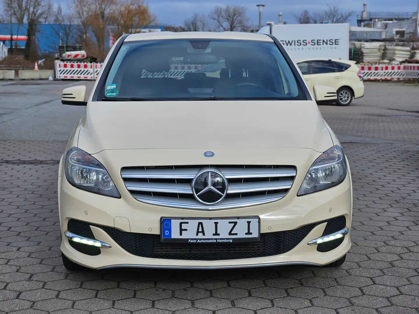 Mercedes-Benz B 200 B 200 c NGD Erdgas/Benzin Motor und Getriebe TOP Бежевий - 2