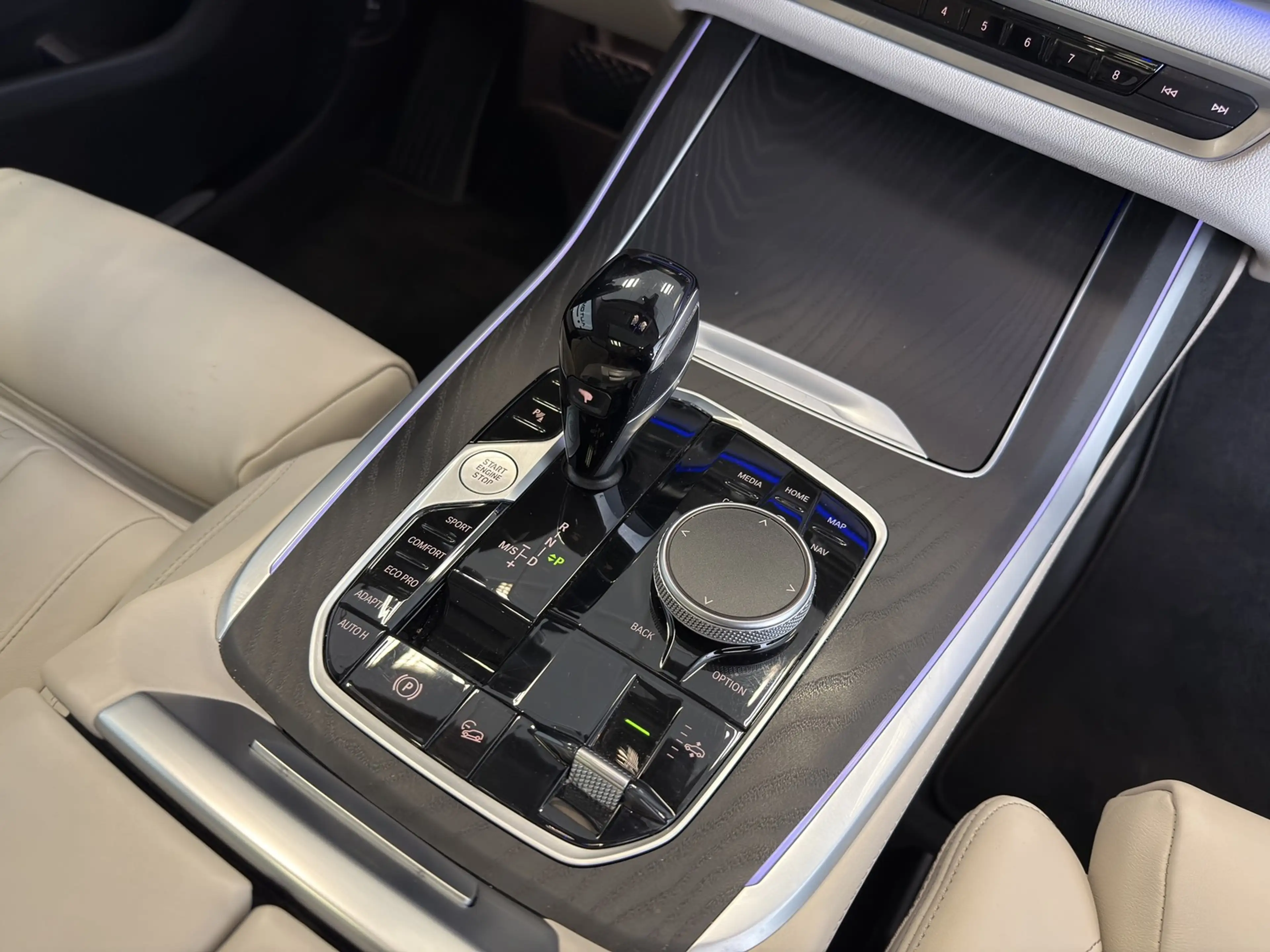 BMW X7 xDrive 40 d H&K AHK Head-Up 7-Sitzer Panorama — photo 13