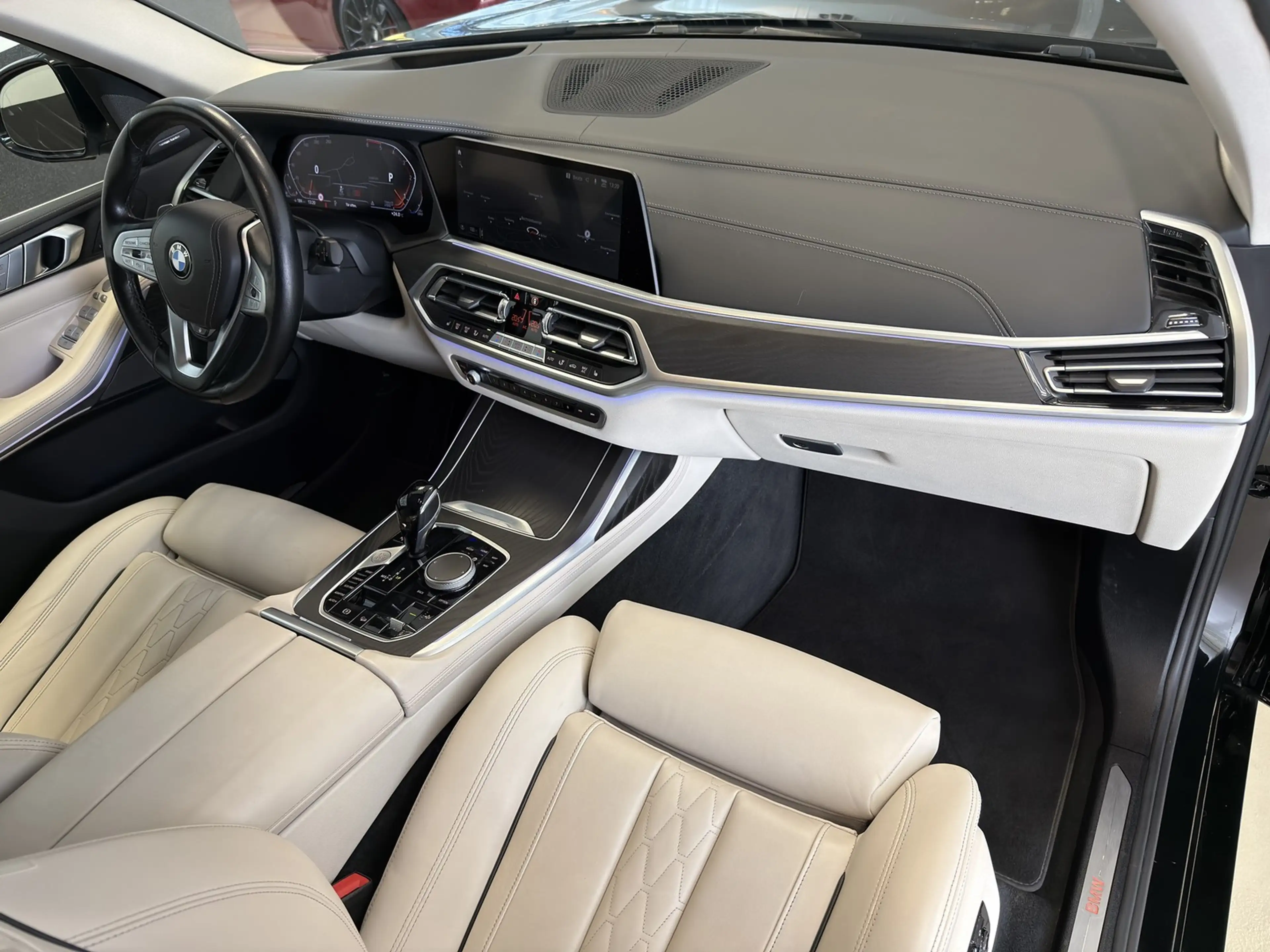 BMW X7 xDrive 40 d H&K AHK Head-Up 7-Sitzer Panorama — photo 8
