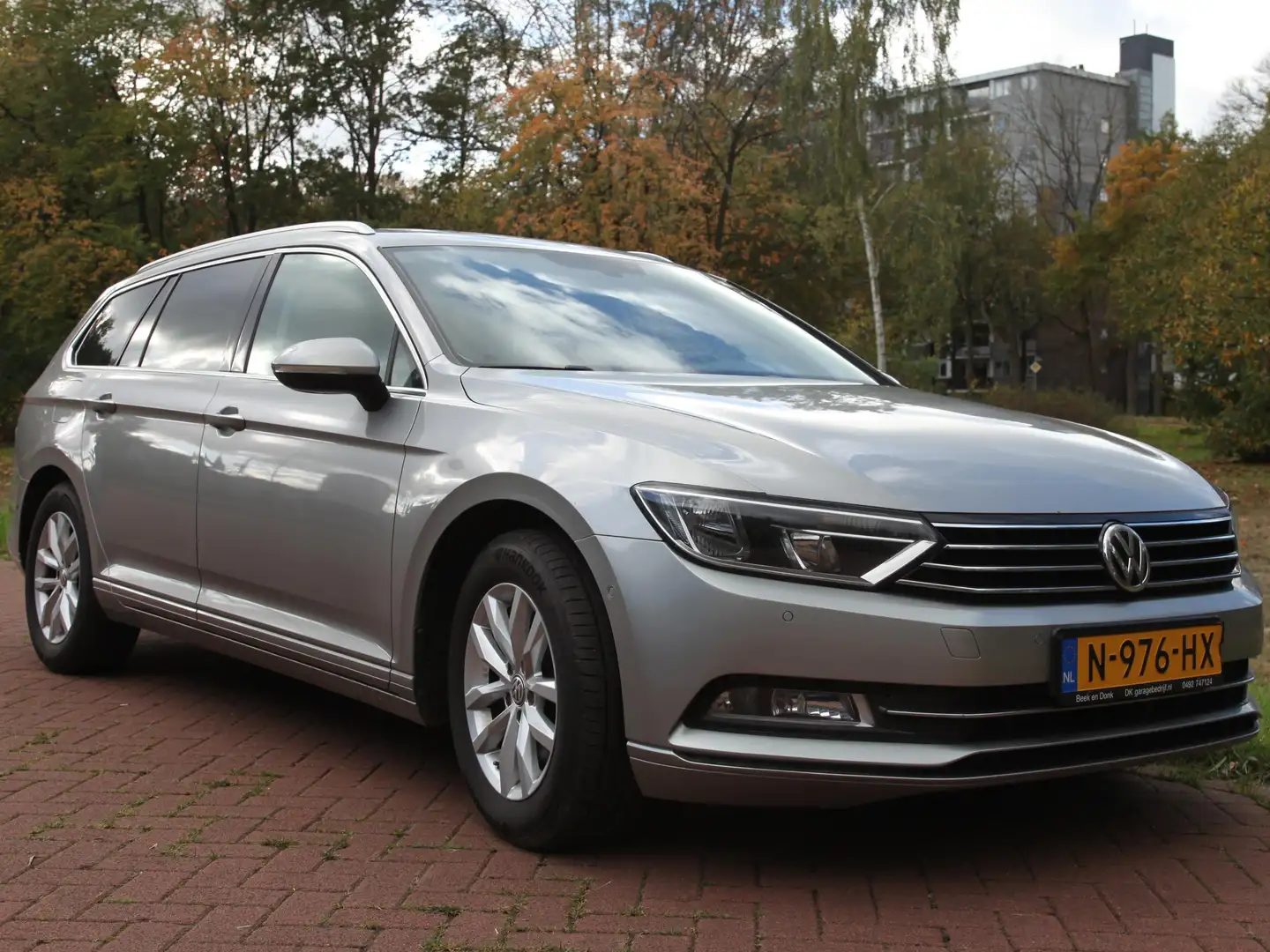 Volkswagen Passat Passat 1.6 TDI Con. Ser. P Zilver - 2