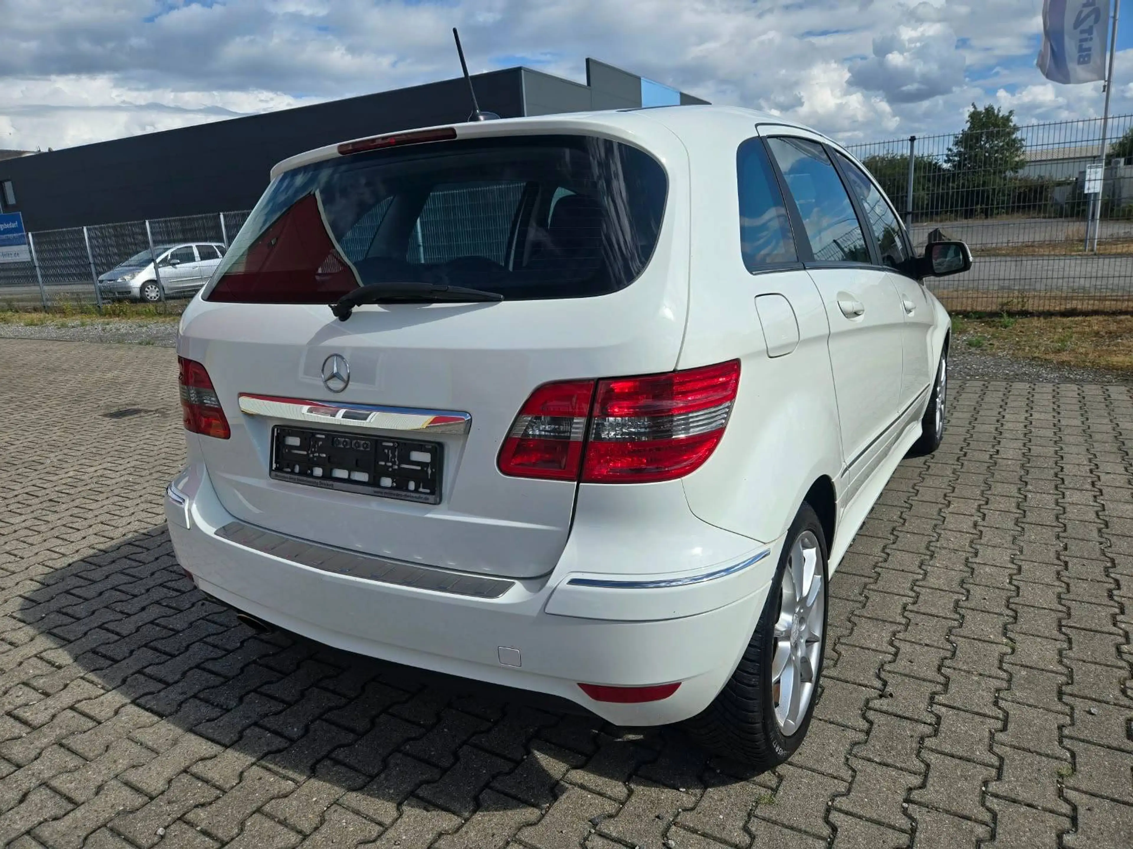 Mercedes-Benz B 160 B 160 (245.231) — photo 7