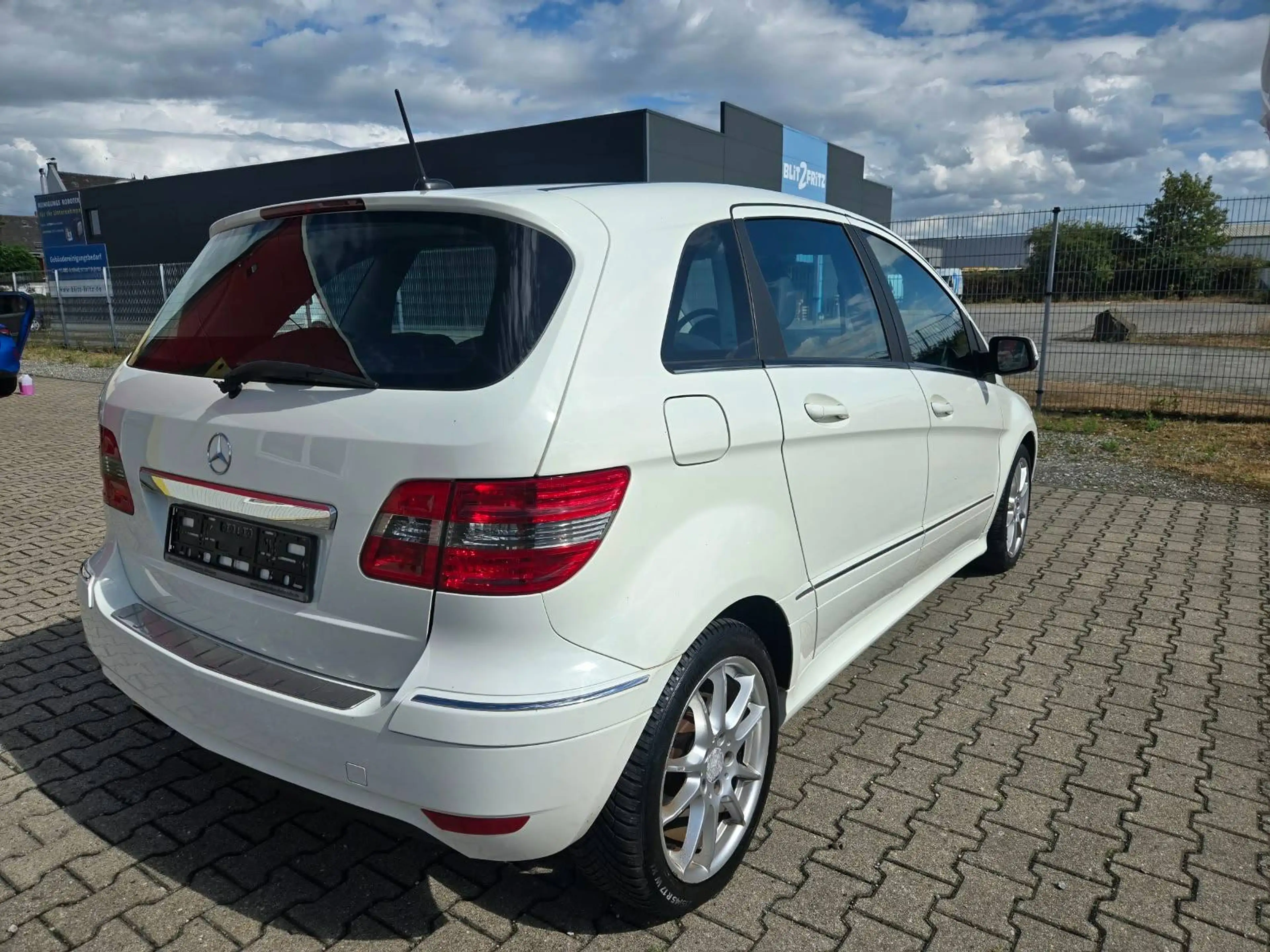 Mercedes-Benz B 160 B 160 (245.231) — photo 15
