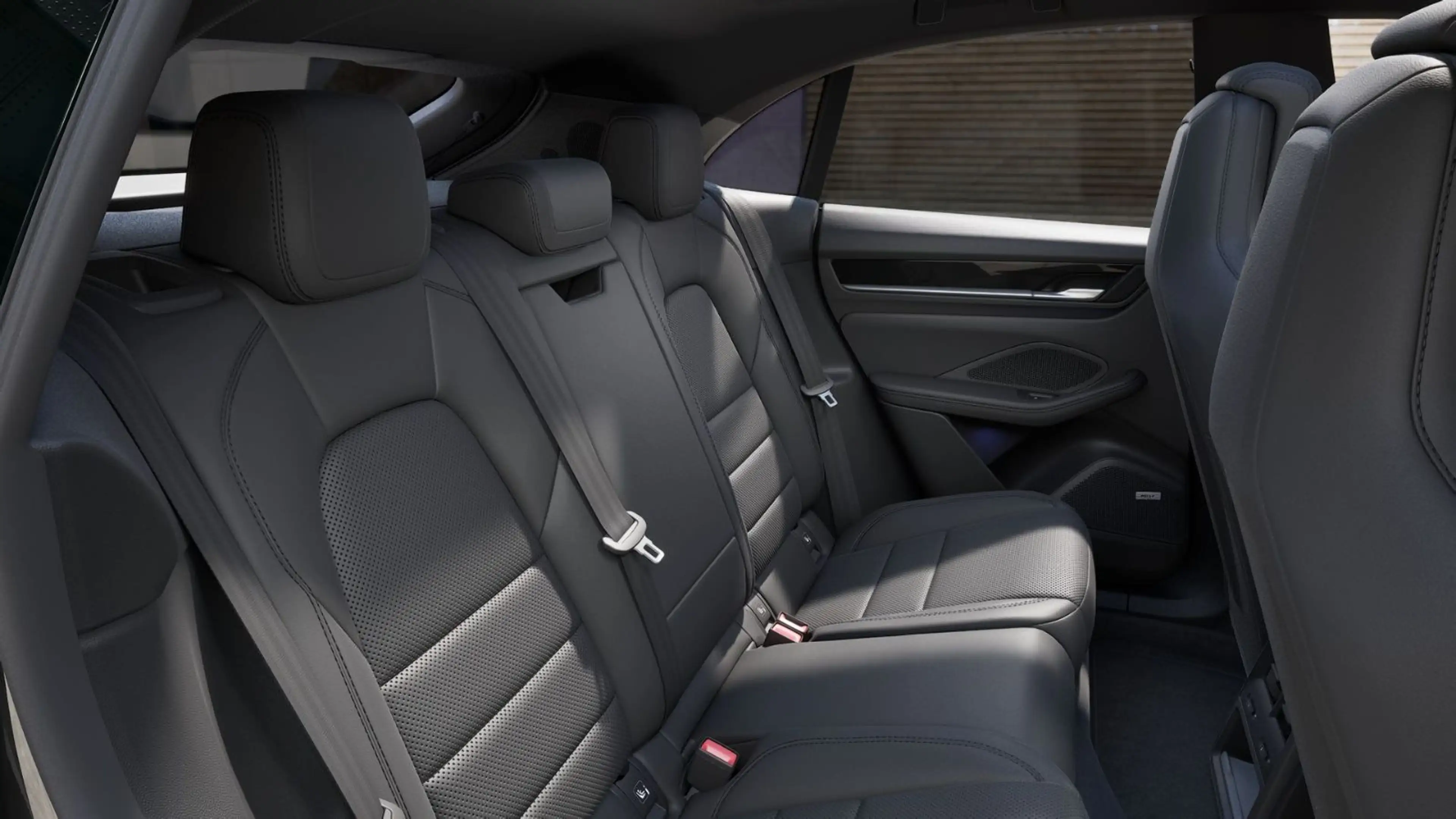 Porsche Macan 4 | Business-Paket | SportDesign Paket | — photo 11