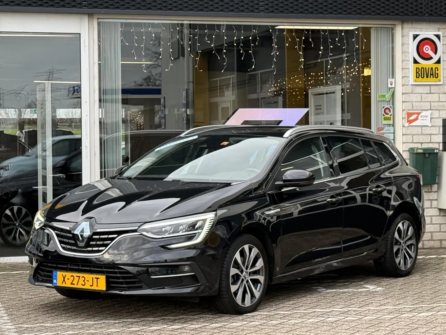 Renault Megane Estate 1.3 TCe 140 Techno | Trekhaak | NAP | Navig Zwart - 2