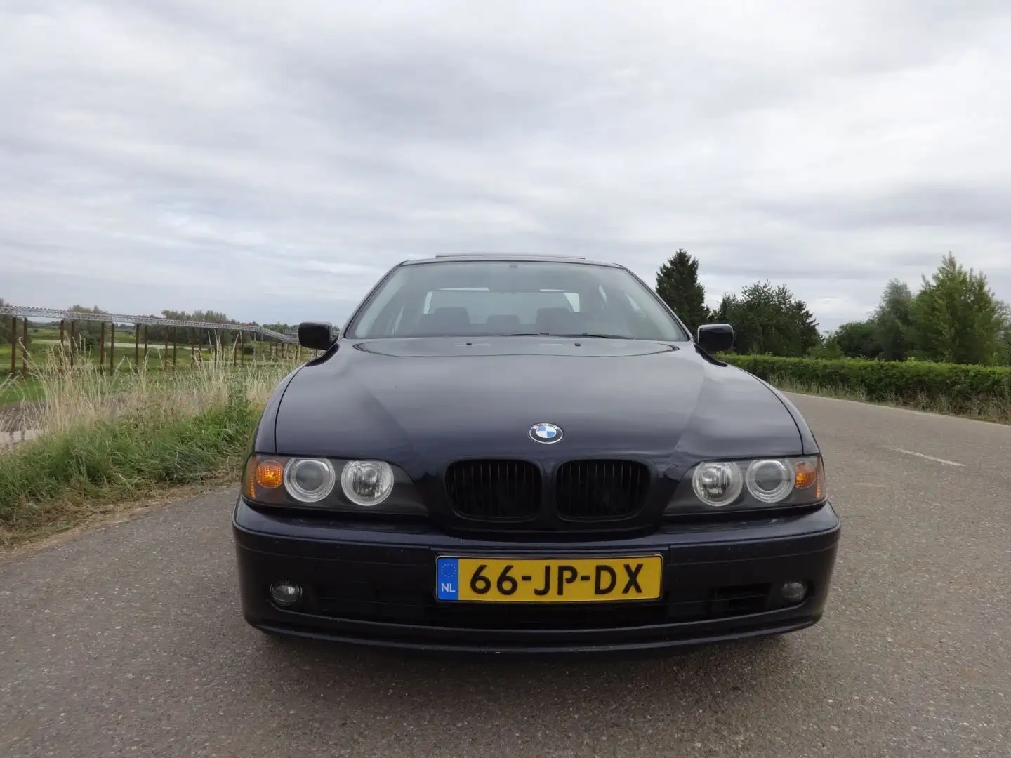 BMW 520 520i / Sun roof / APK / - 1