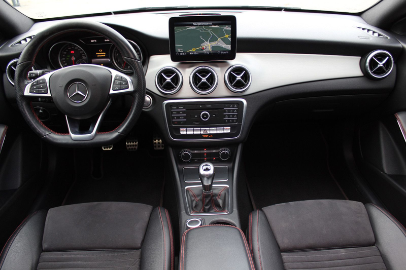 Mercedes-Benz CLA 200 AMG Line (PANORAMADACH) — photo 14