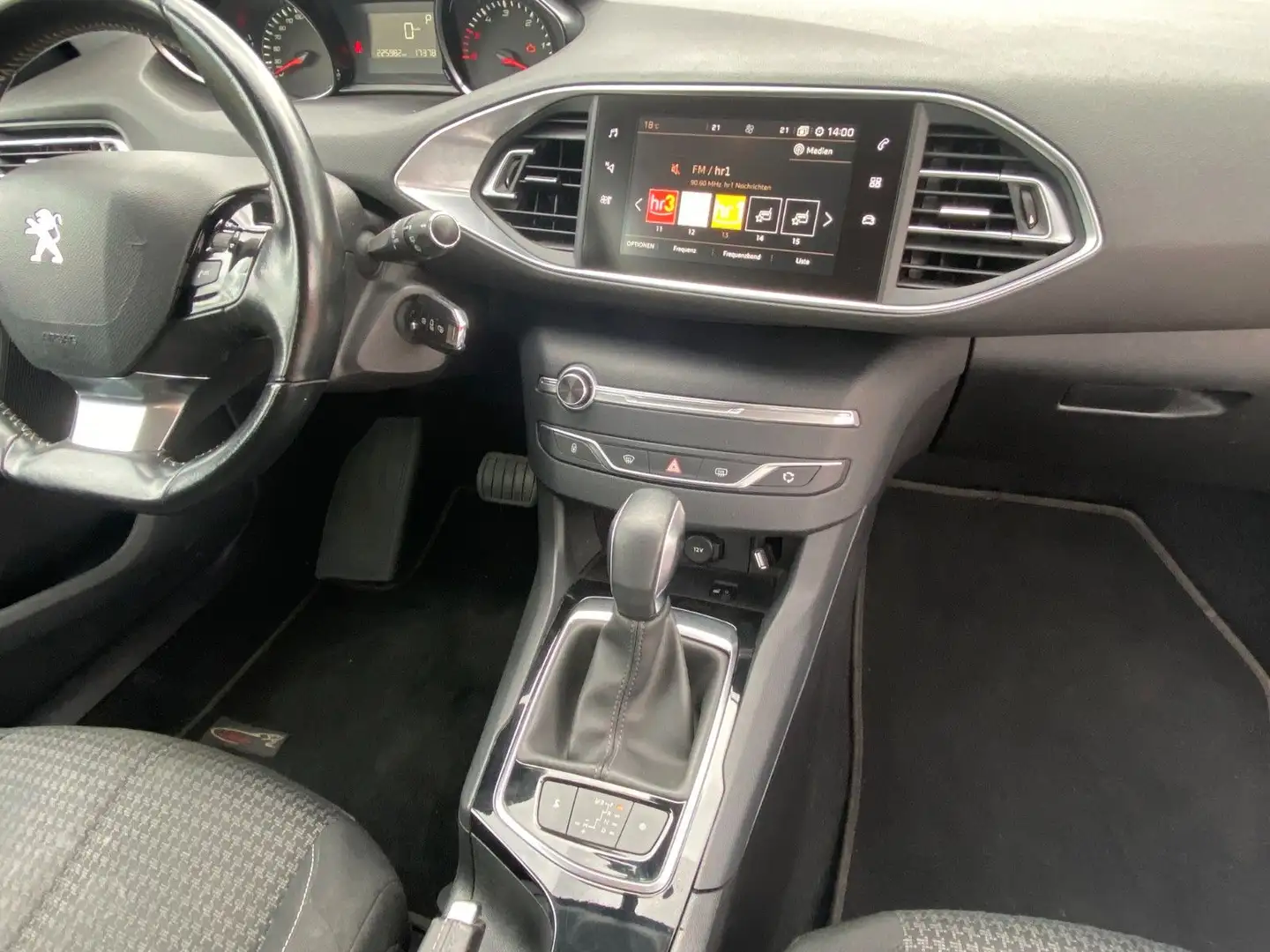 Peugeot 308 SW Active Automatik Weiß - 2