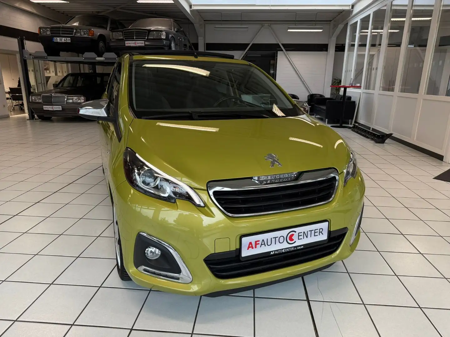 Peugeot 108 TOP Style*Kamera*Faltdach*Klima.*Tempomat Blau - 2