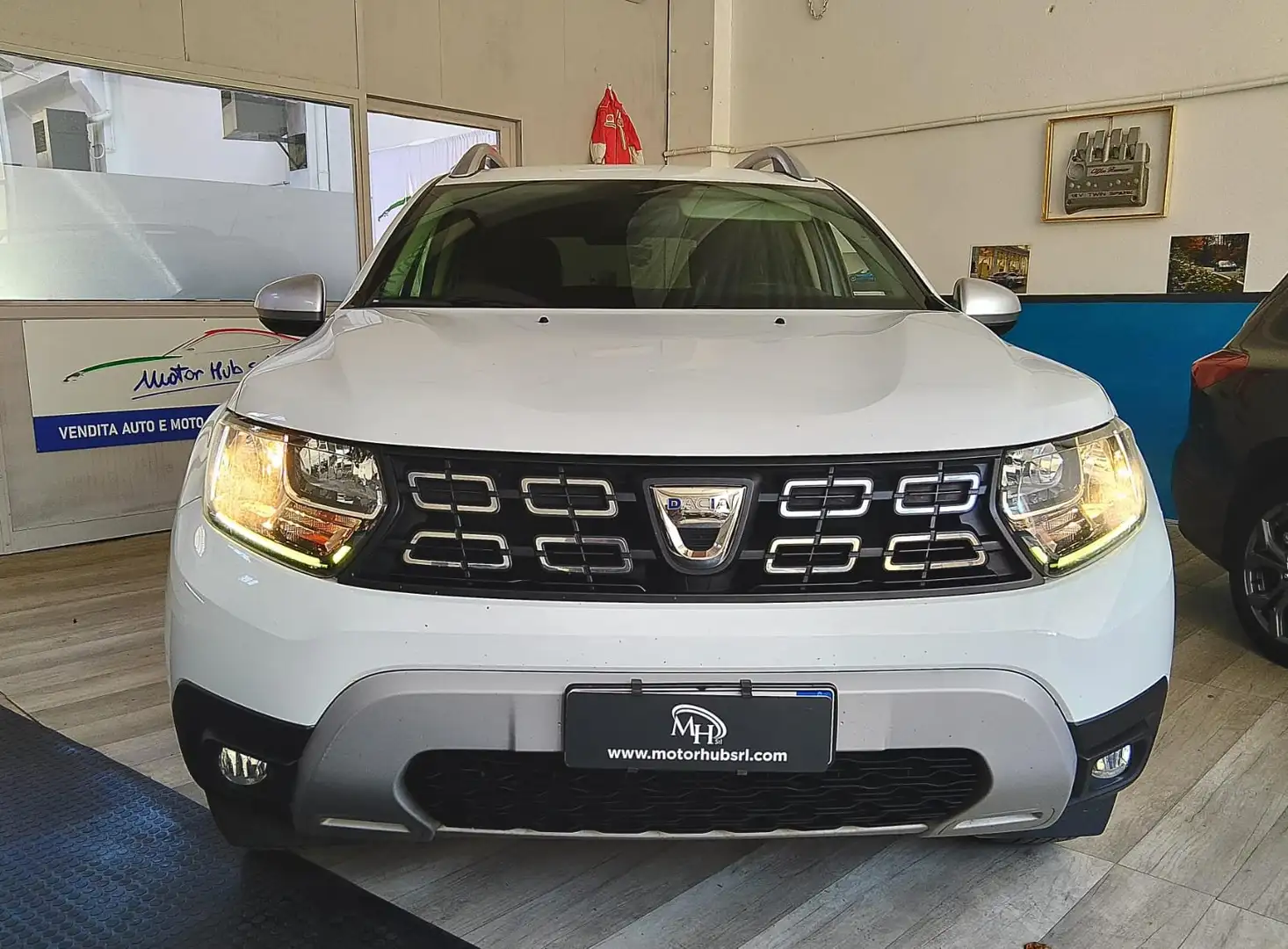Dacia Duster Duster II 2018 1.5 blue dci Prestige 4x4 s Wit - 1