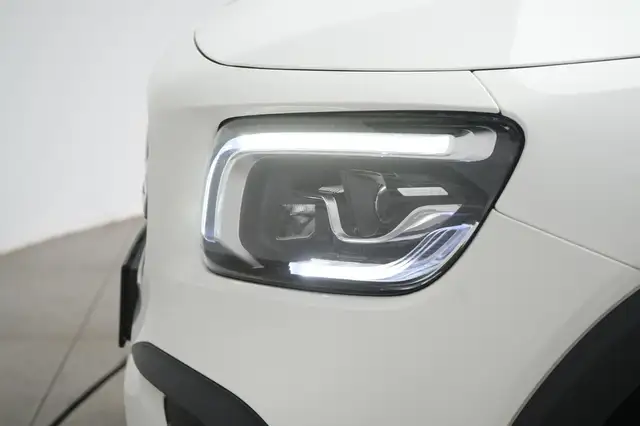 Mercedes-Benz GLB Class view 9