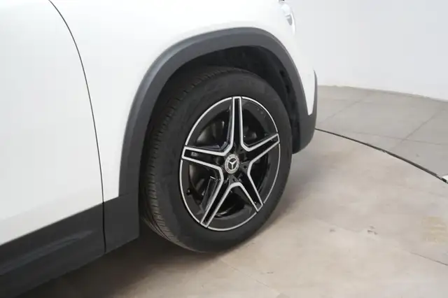 Mercedes-Benz GLB Class view 10