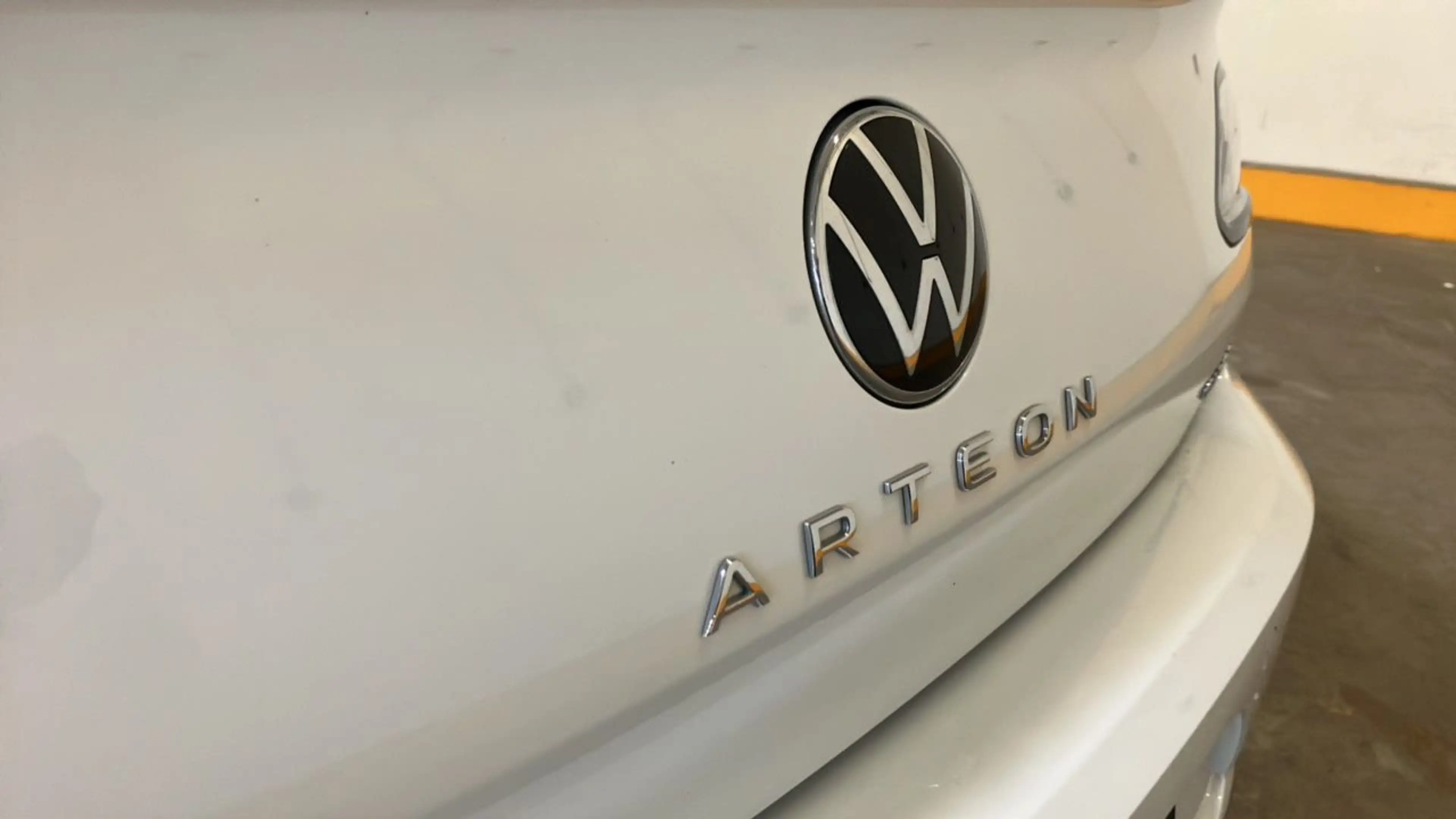 Volkswagen Arteon 1.4 TSI eHybrid R-Line MATRIX*LEDER*SKY*AHK*HEAD- — photo 8