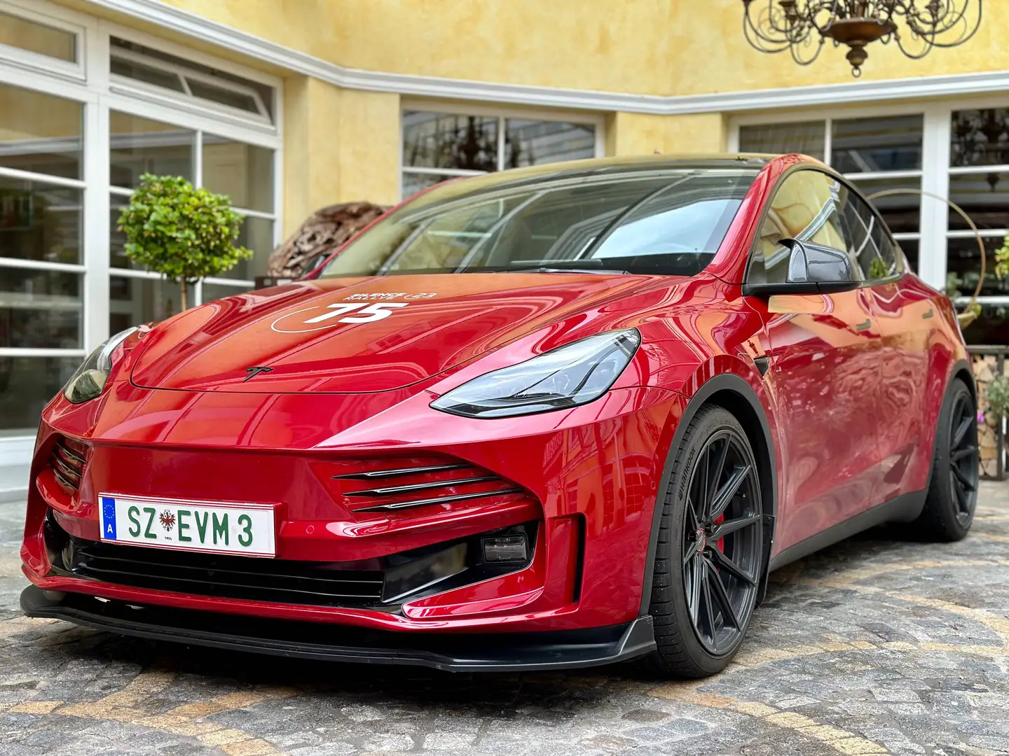 Tesla Model Y Model Y AWD 79kWh LR EVM Startech Edition 1of1: NP 89.044 Rot - 1