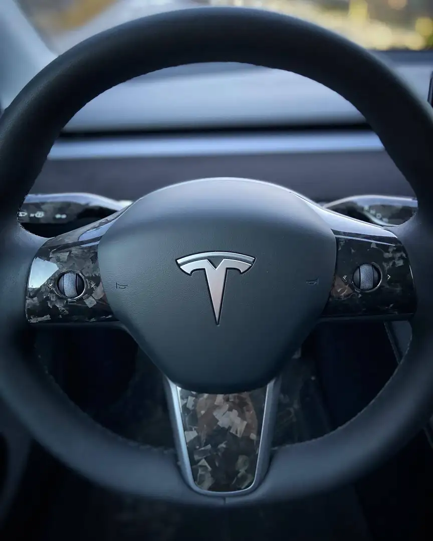 Tesla Model Y Model Y AWD 79kWh LR EVM Startech Edition 1of1: NP 89.044 Rot - 2