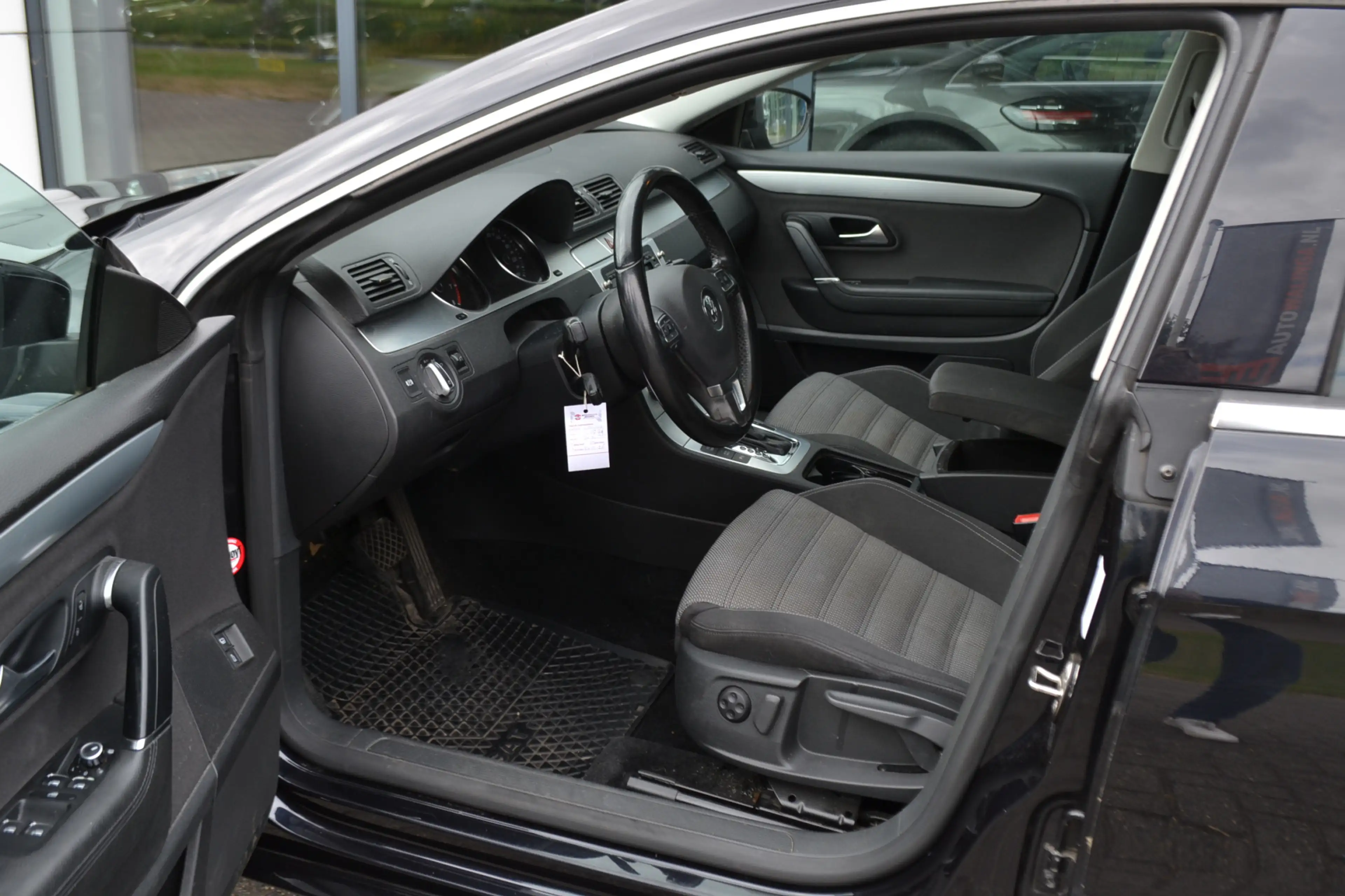 Volkswagen Passat CC 2.0 TSI Automaat NL Auto, NAP,  el. dak, trekhaak, — photo 4
