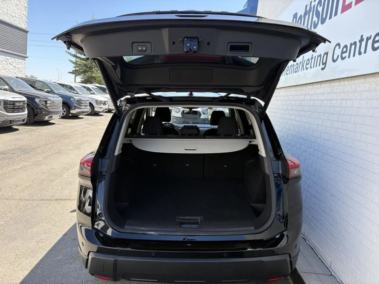 Nissan Rogue снимка Nissan Rogue