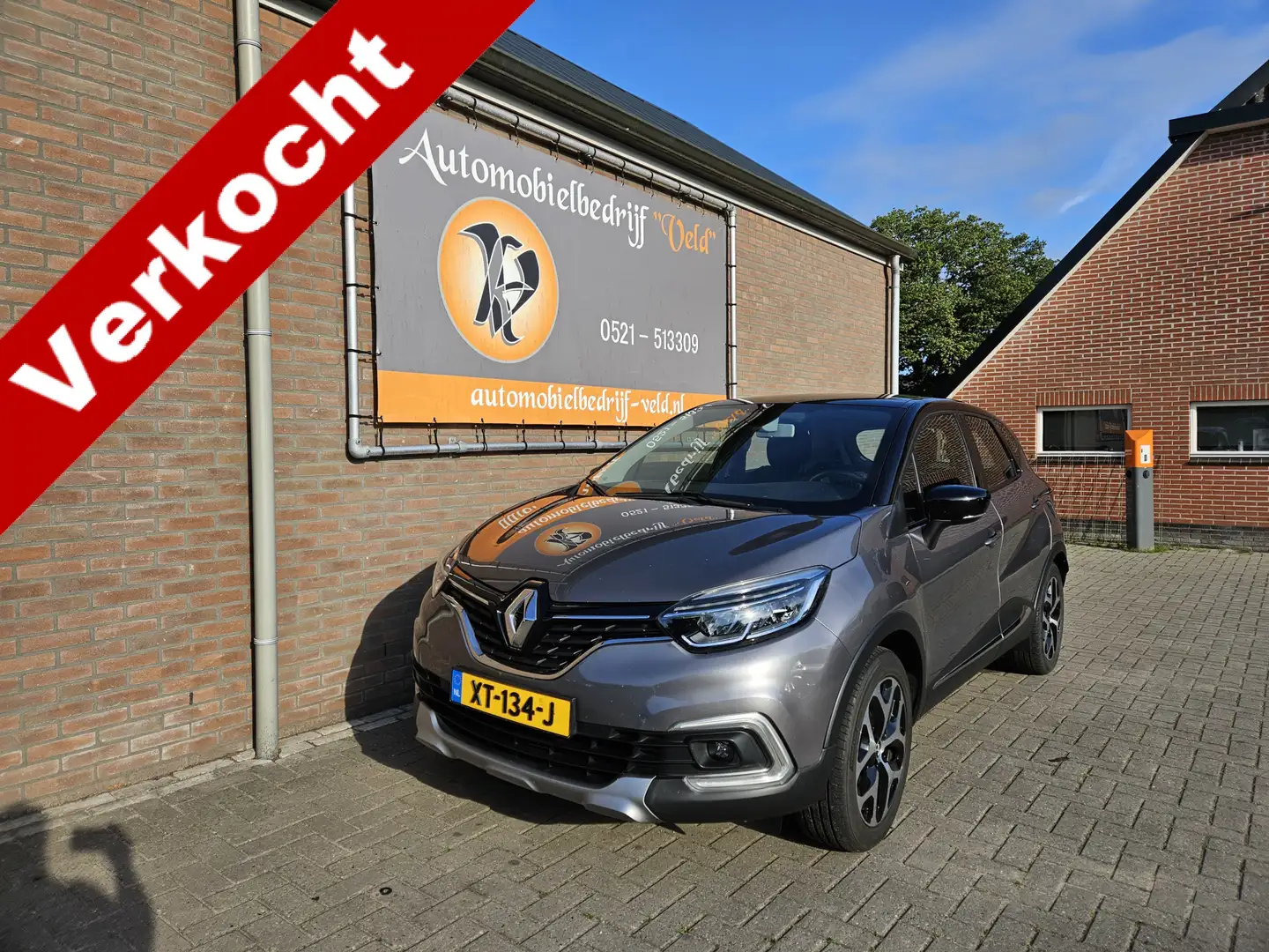 Renault Captur 0.9 TCe Intens Grijs - 1