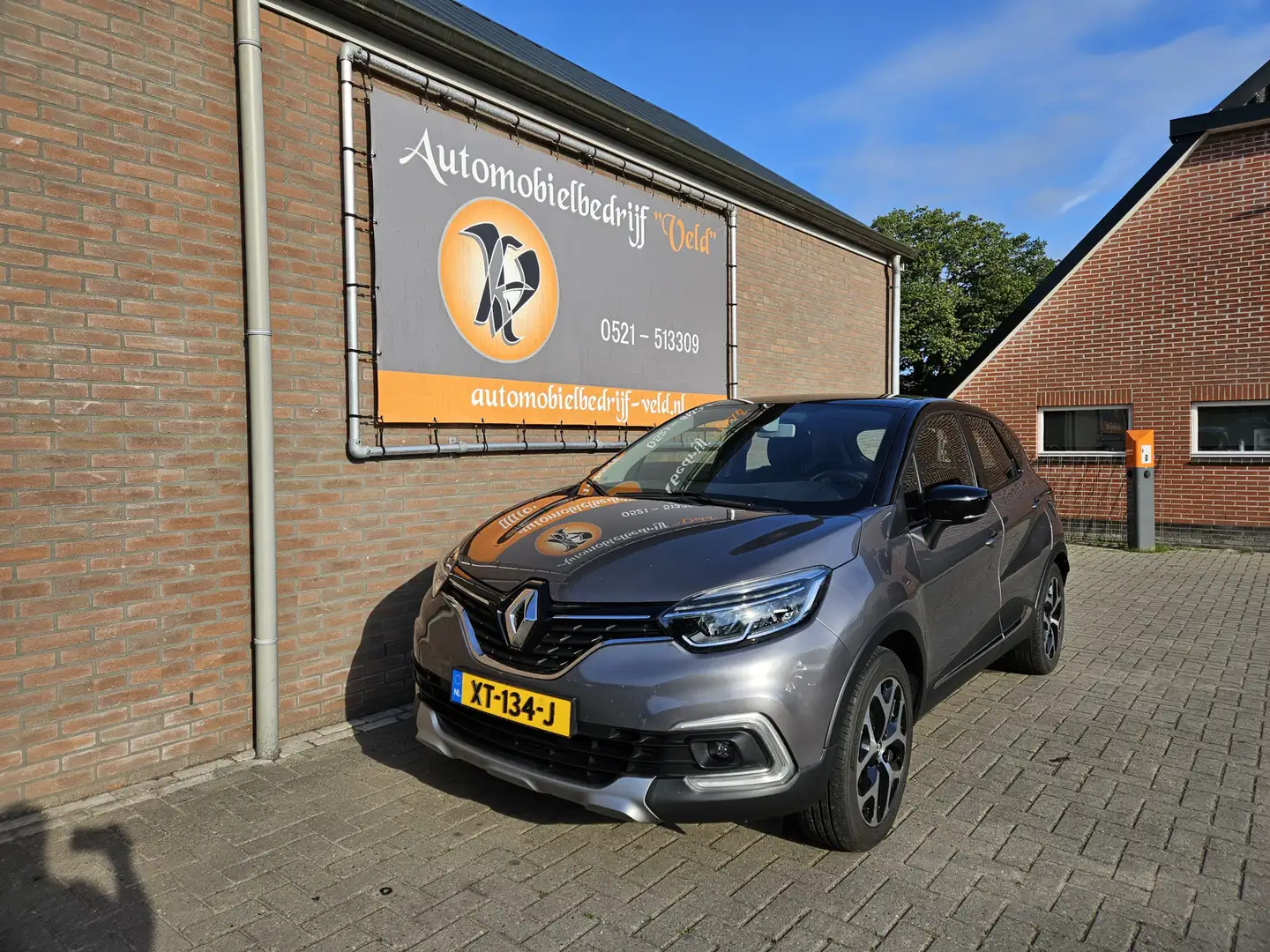 Renault Captur 0.9 TCe Intens Grijs - 1