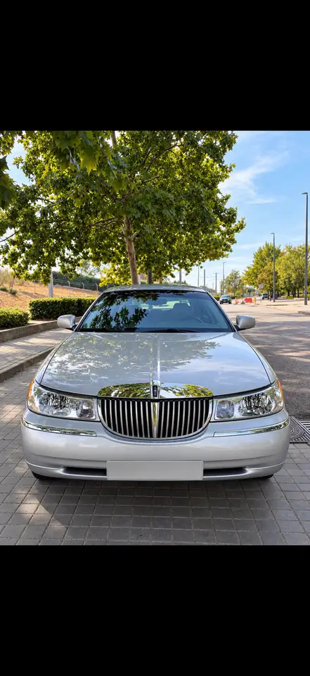 Lincoln Town Car Cartier 4.6 V8 · Año 2000 ·, foto 2