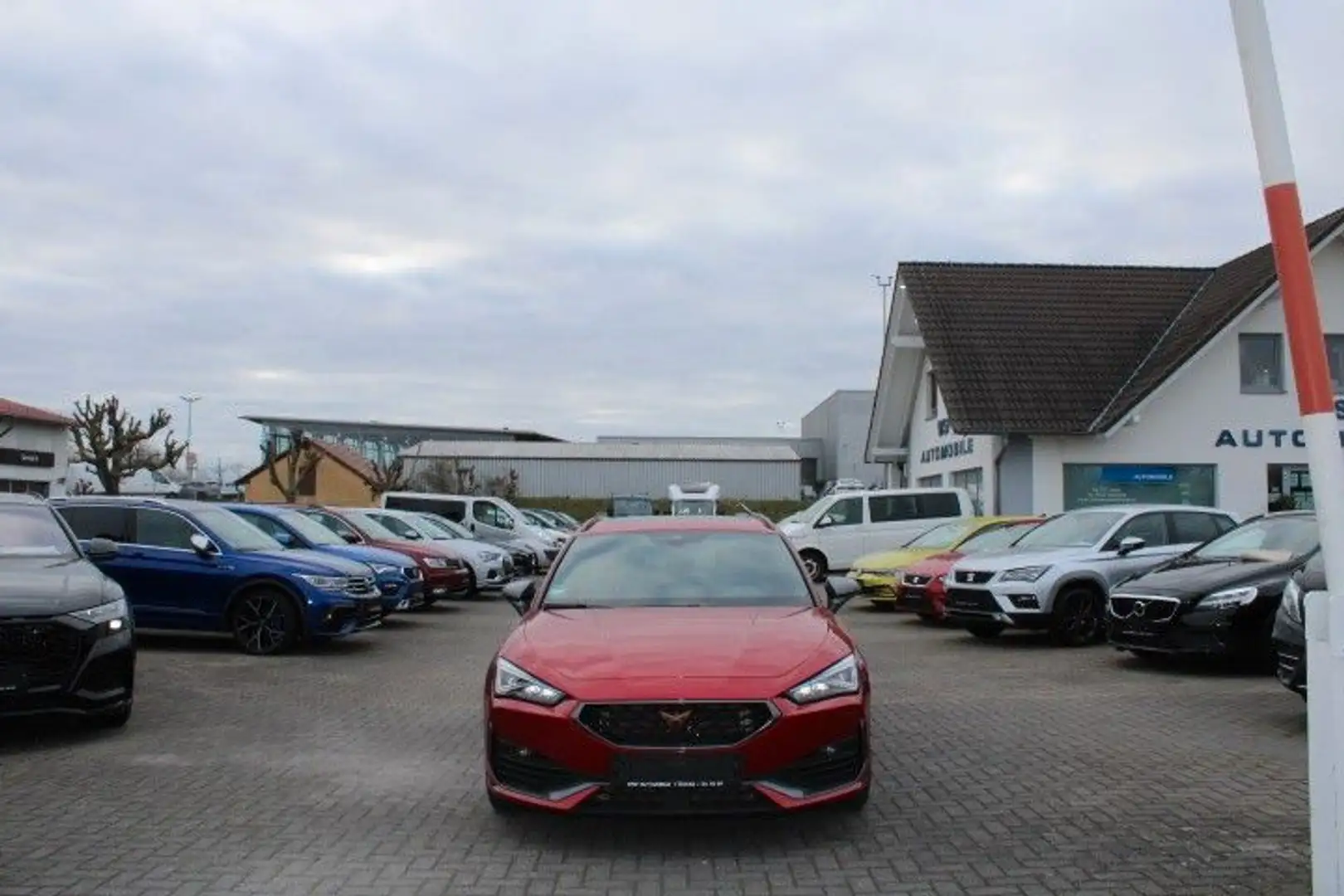 CUPRA Leon Sportst e-Hybrid,Navi/LED/Virtual/AHK/Pano, Rouge - 2