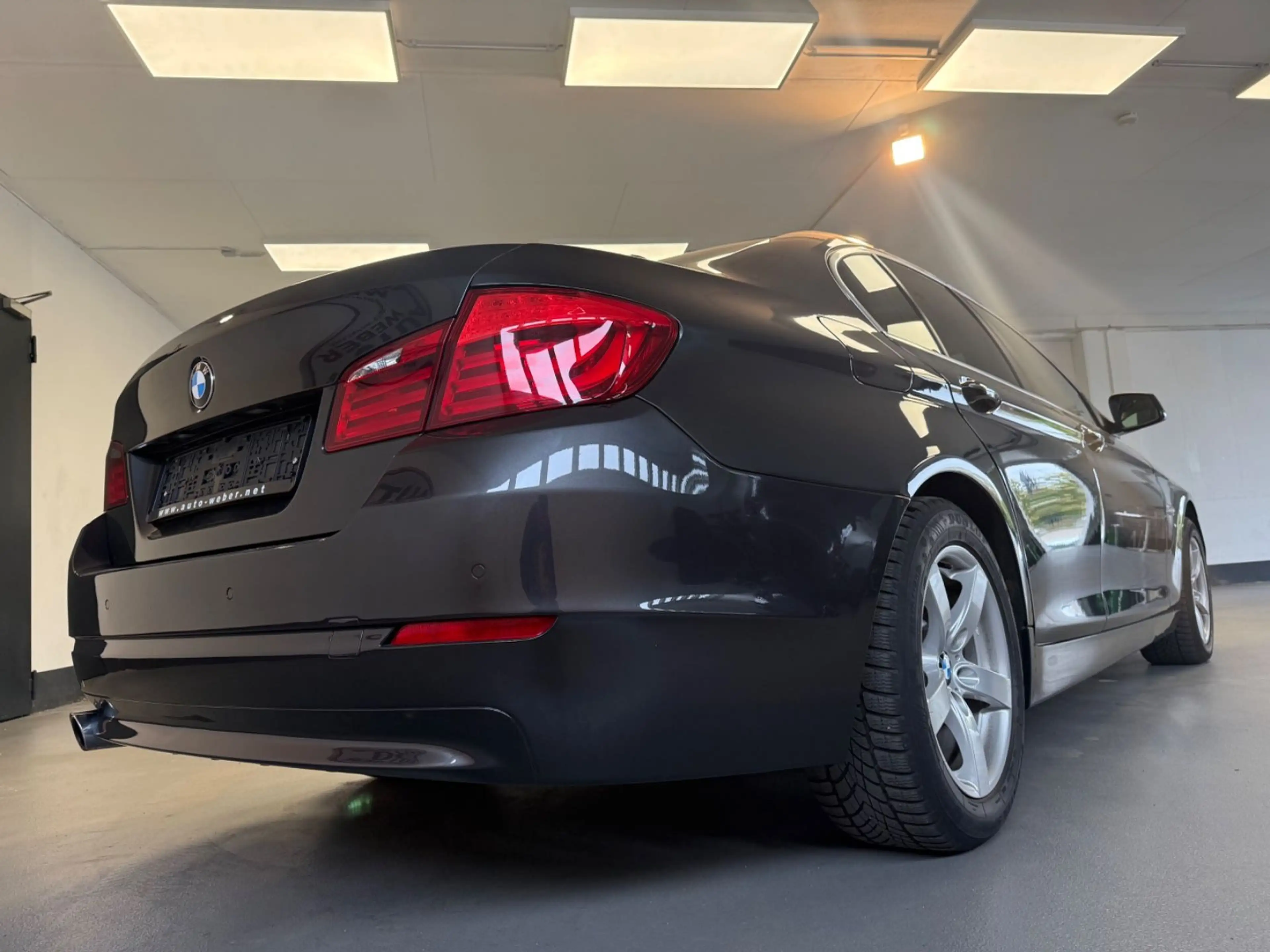 BMW 528 I LIM*AUT.*LEDER*BT TEL*NAVI*GSHD*PDC*XENON* — photo 6