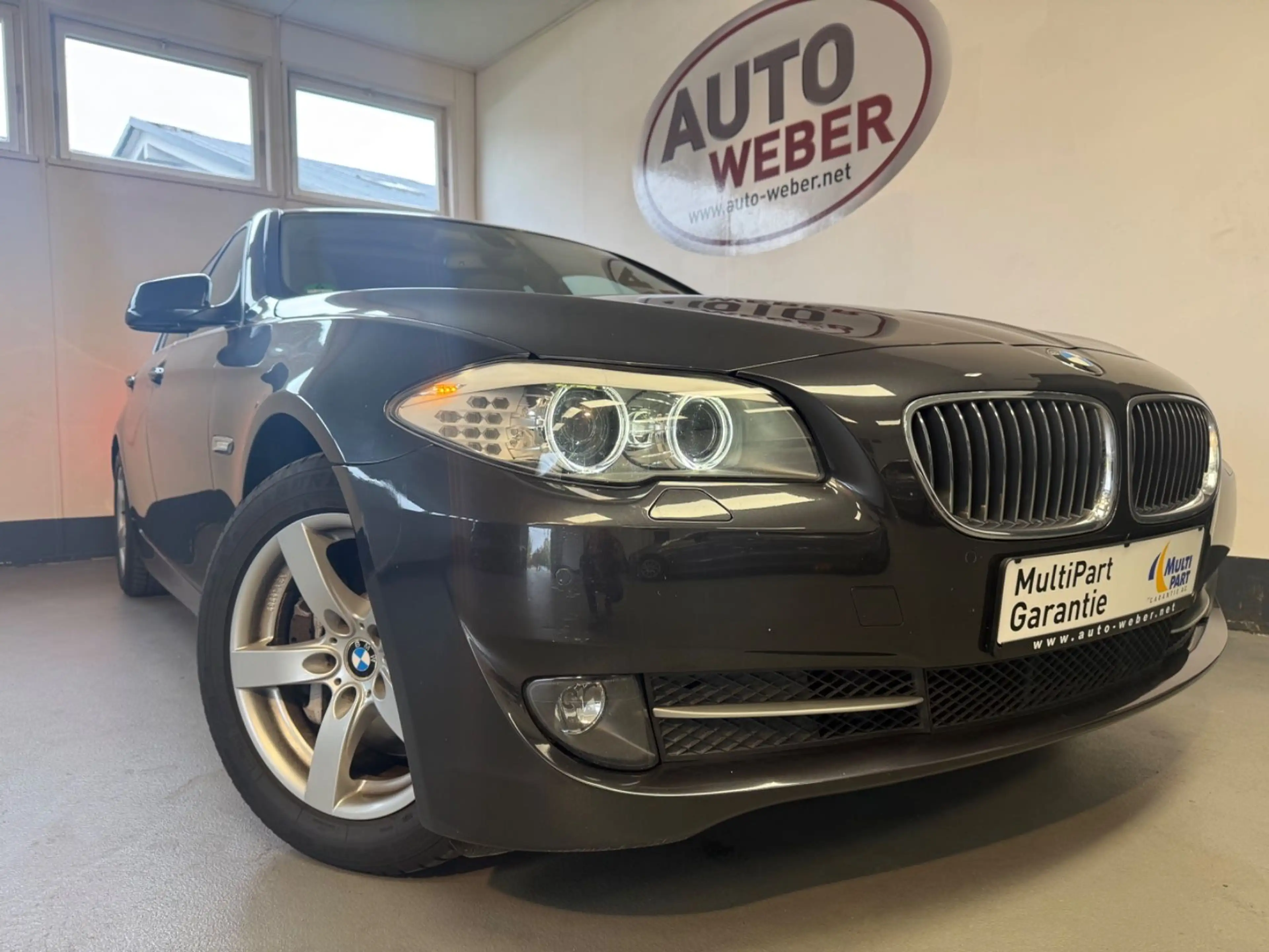 BMW 528 I LIM*AUT.*LEDER*BT TEL*NAVI*GSHD*PDC*XENON*
