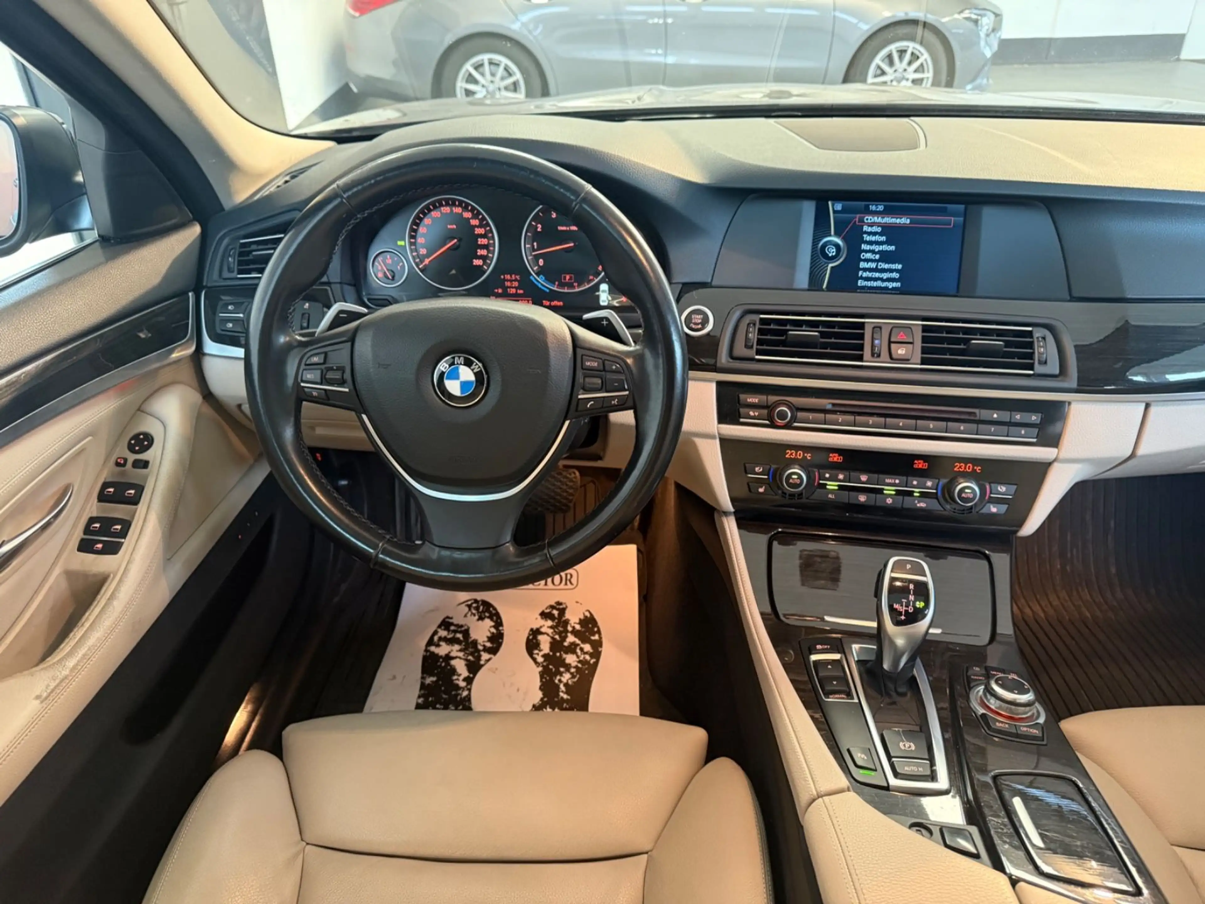 BMW 528 I LIM*AUT.*LEDER*BT TEL*NAVI*GSHD*PDC*XENON* — photo 11