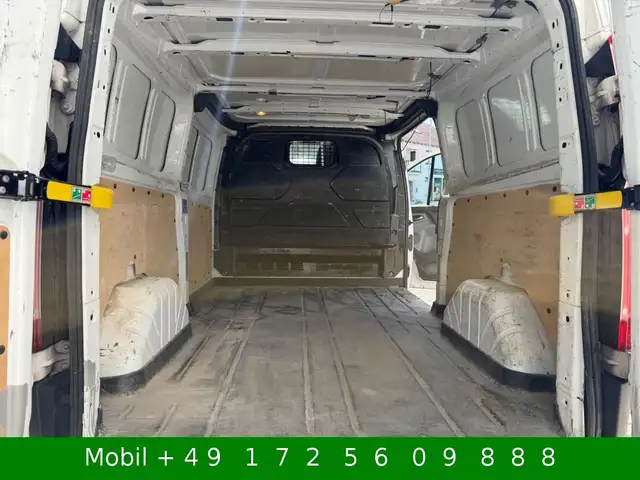 Ford Transit Custom view 19