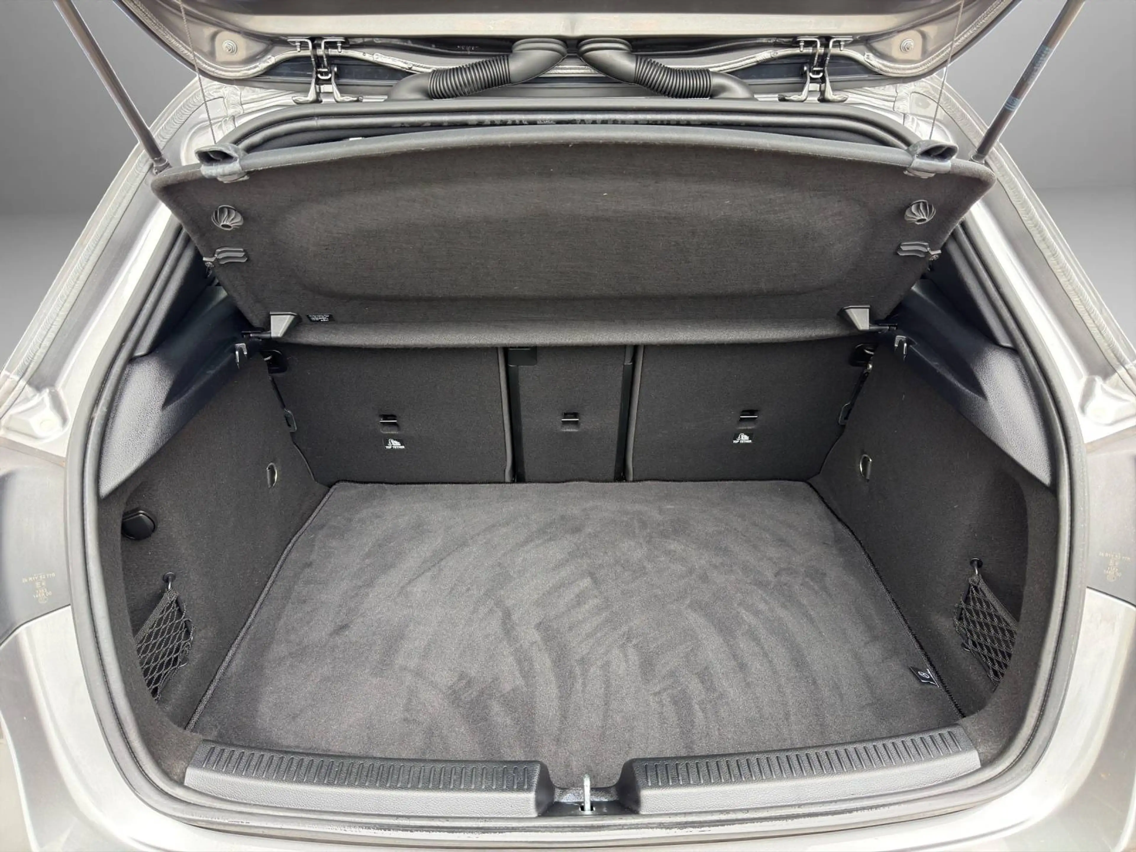 Mercedes-Benz A 180 d Aut. *MULTIBEAM, AMBI, STANDHZG, BURMESTER, LEDER, RFK* — photo 9