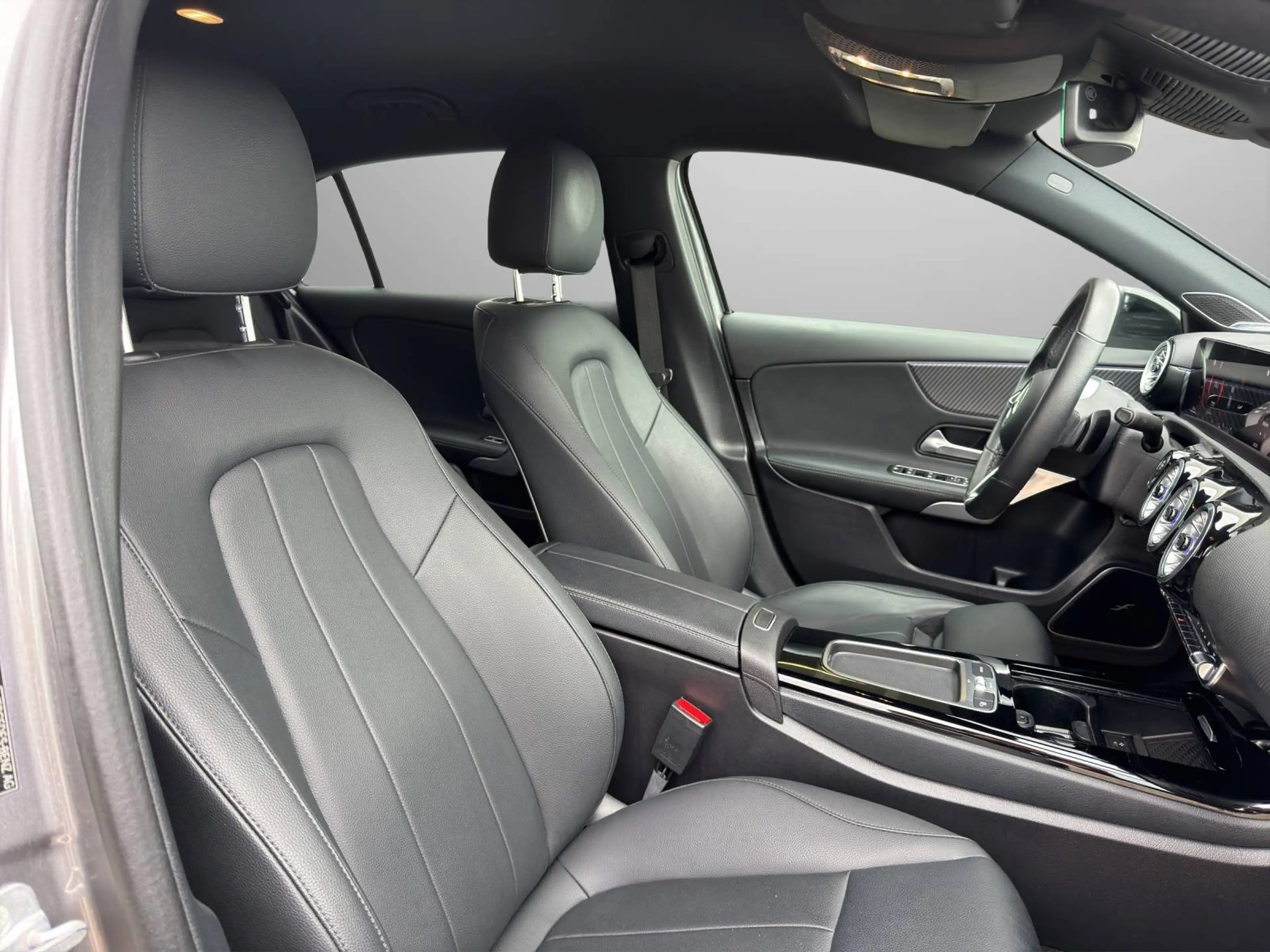 Mercedes-Benz A 180 d Aut. *MULTIBEAM, AMBI, STANDHZG, BURMESTER, LEDER, RFK* — photo 15