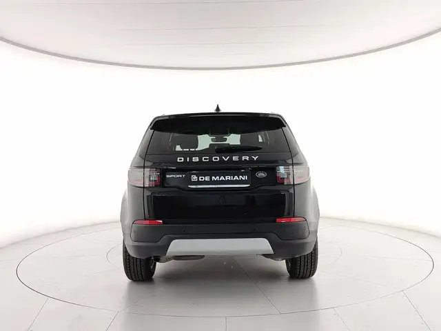 Land Rover Discovery Sport view 4