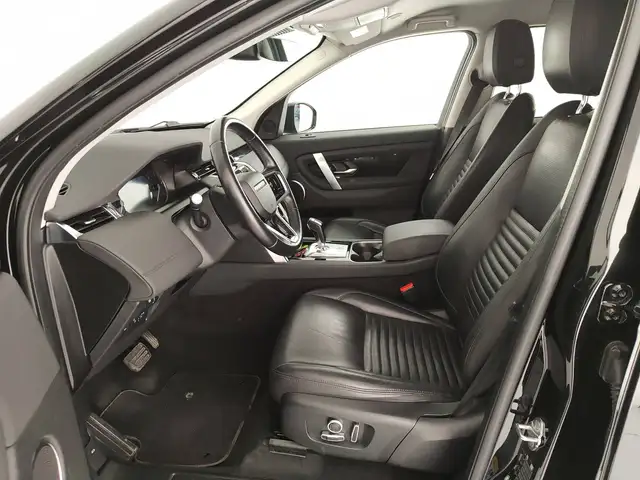 Land Rover Discovery Sport view 15