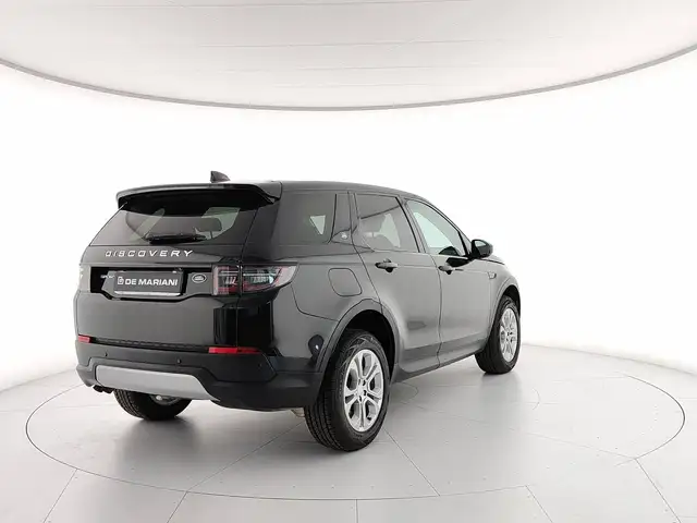 Land Rover Discovery Sport view 5