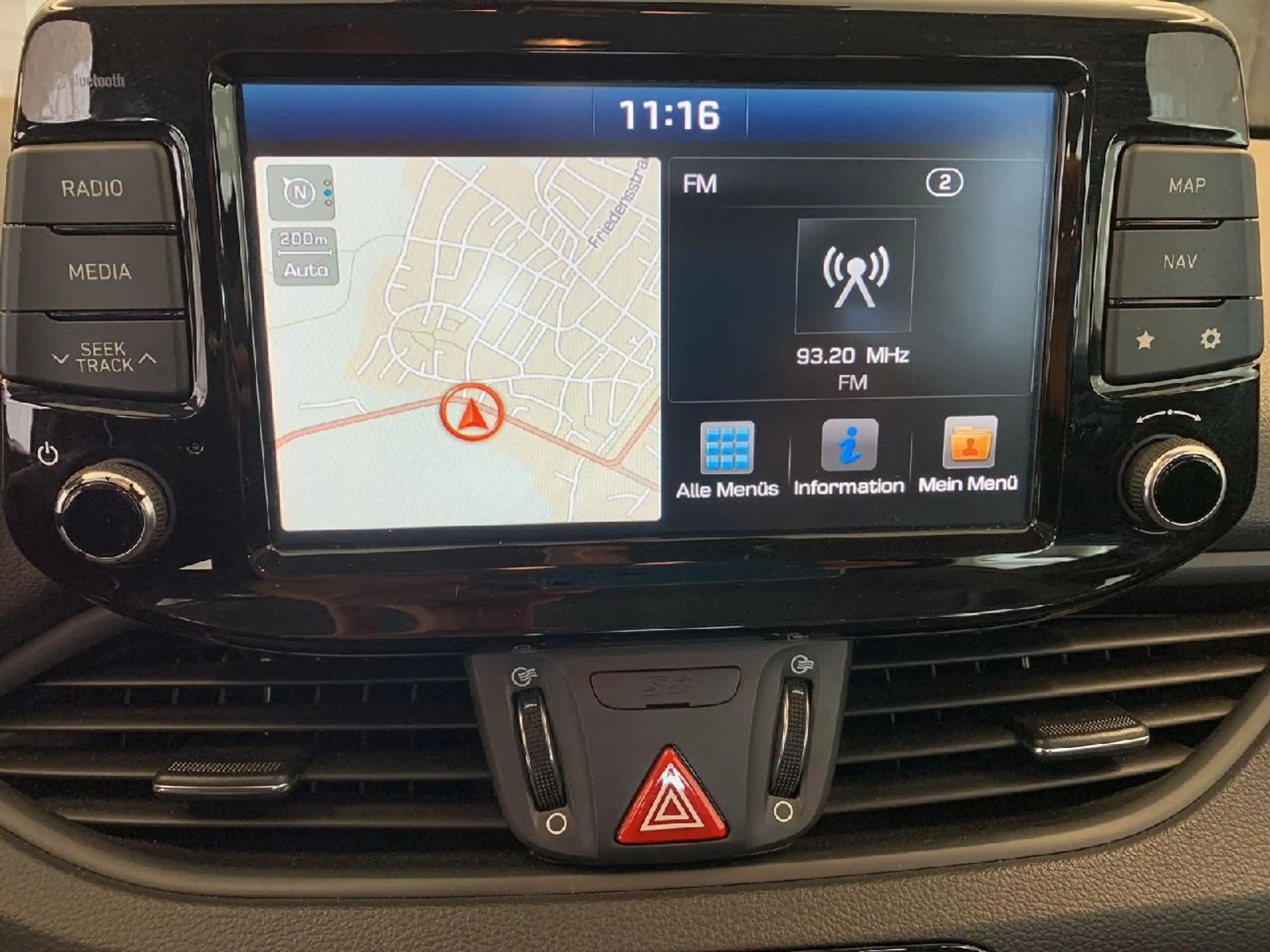 Hyundai i30 Trend,KLIMA,TEMPO,NAVI,SHZ,CARPLAY,SPURHALTE — photo 10