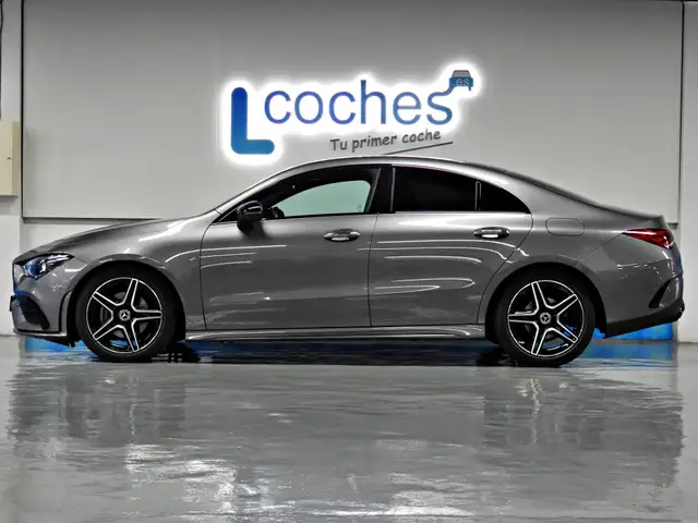 Mercedes-Benz CLA view 2