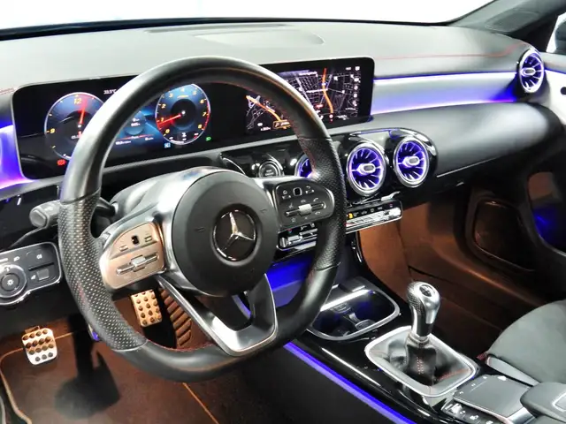 Mercedes-Benz CLA view 9