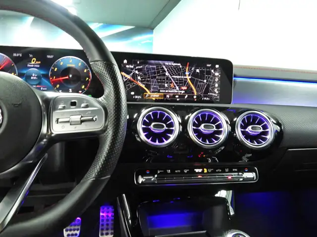 Mercedes-Benz CLA view 13