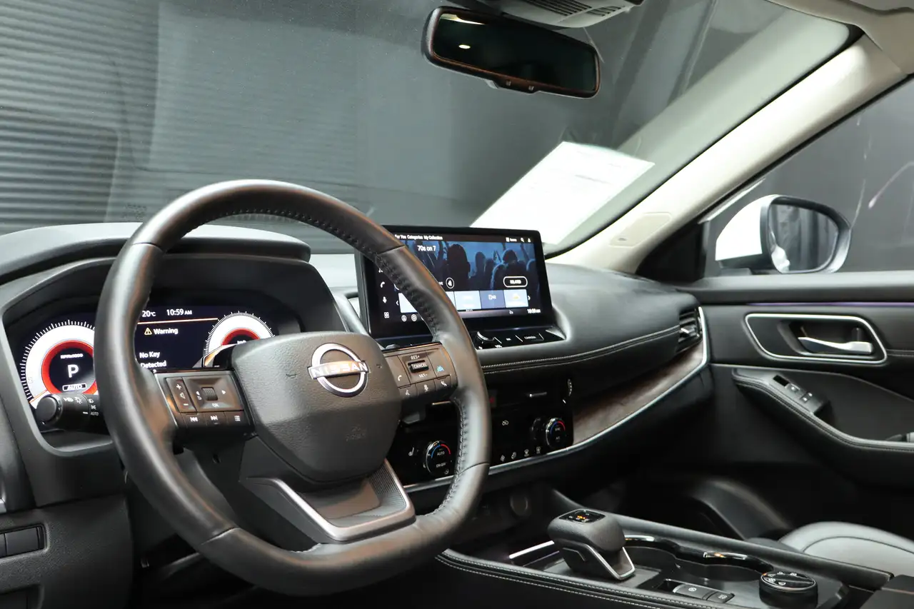 Nissan Rogue снимка Nissan Rogue