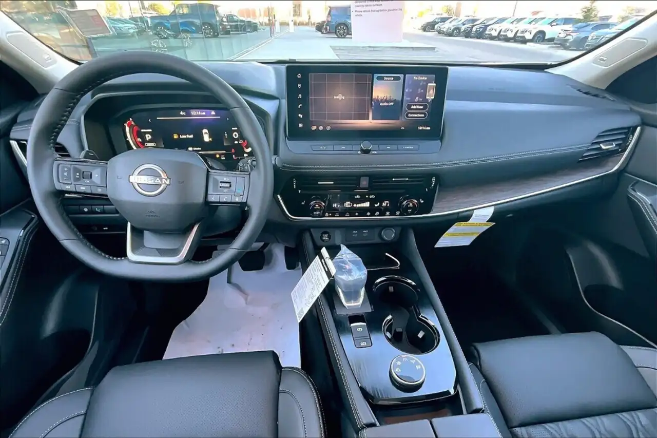 Nissan Rogue снимка Nissan Rogue