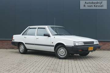 2.0i Sedan SV12 in unieke staat!