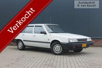 2.0i Sedan SV12 in unieke staat!