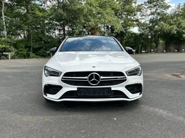 Mercedes-Benz CLA 35 AMG