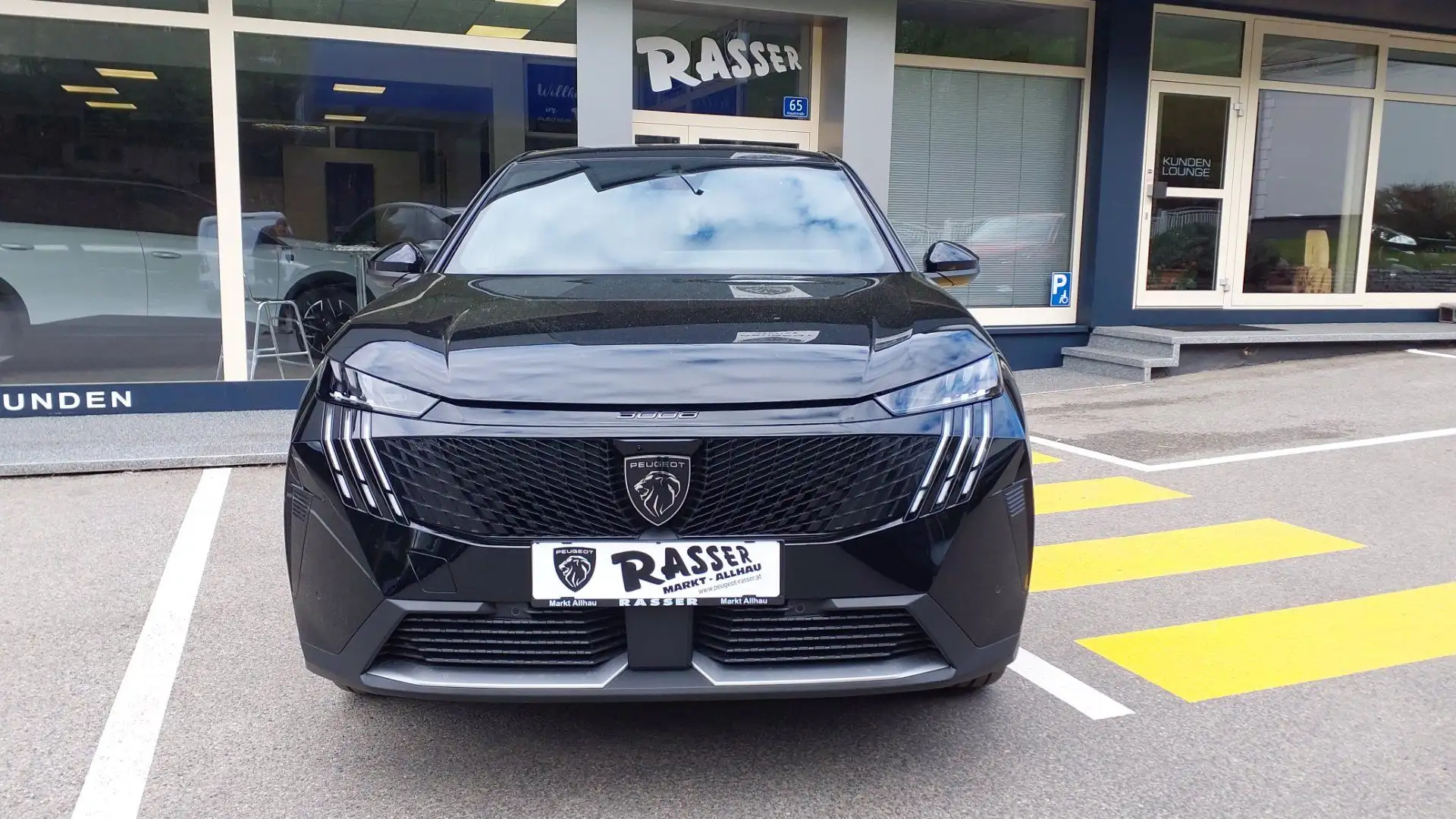 Peugeot 3008 GT Hybrid 145 e-DCS6 Schwarz - 1