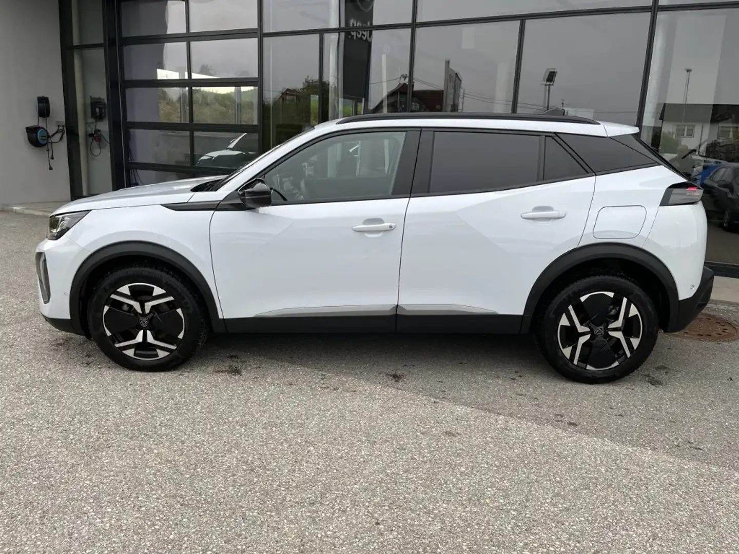 Peugeot 2008 PureTech 100 S&S Allure 6-Gang-Manuell Blanc - 2
